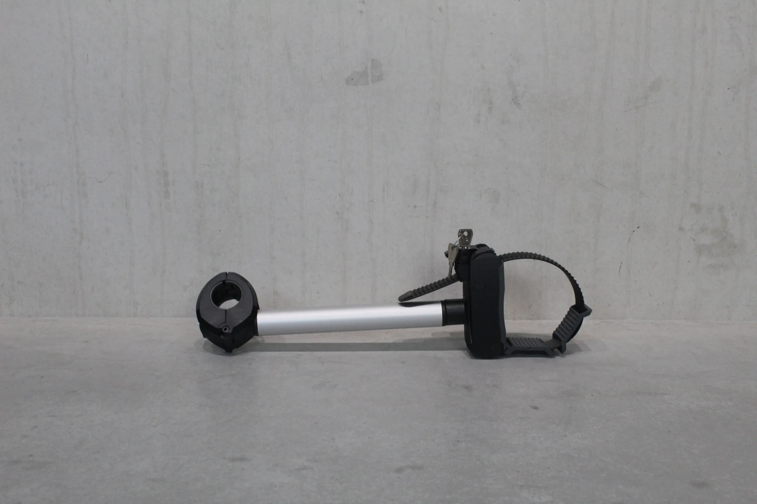 Uebler Afstandhouder met tandriem 2e fiets afsluibaar en afneembaar Voor dikke frames en carbonframes