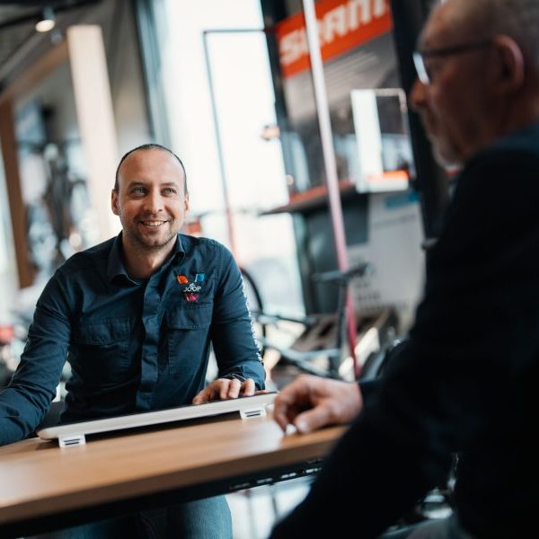 Expert sportfietsen Erwin van Dijk bij Joop van Voorthuizen Fietsen