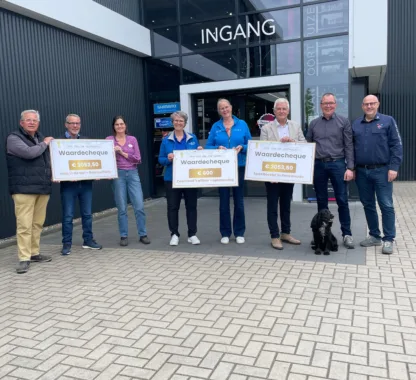 Cheques uitgereikt na onze succesvolle Open Dag 🚴‍♂️