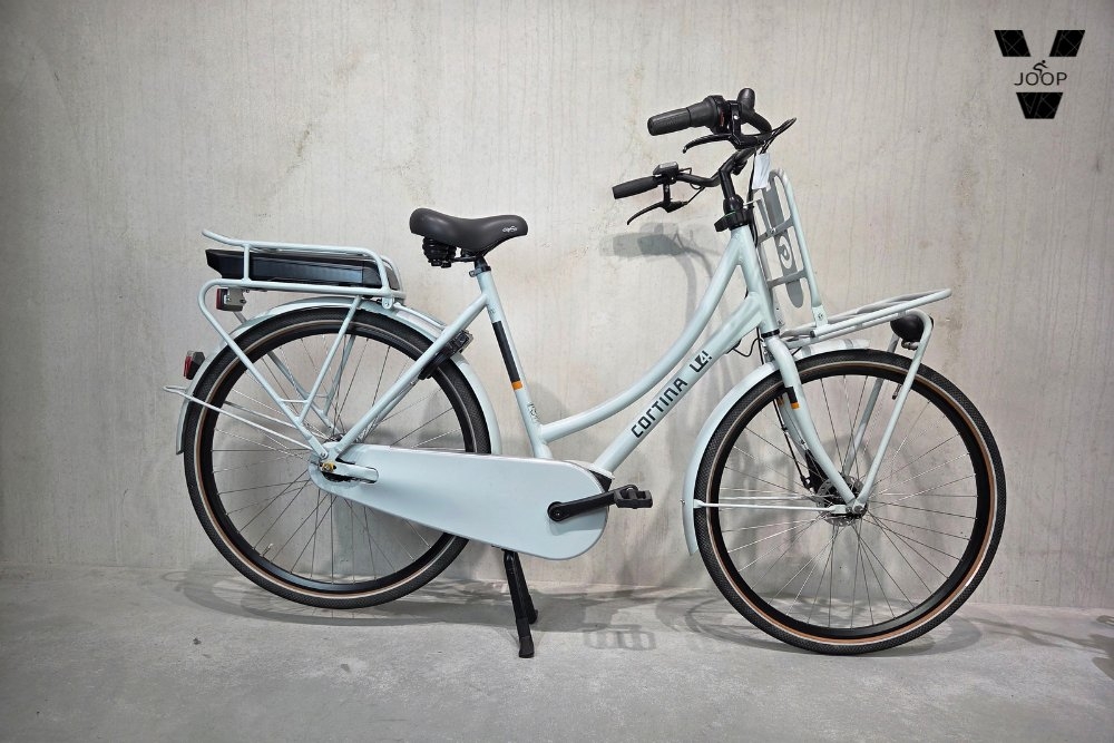 Foto van Cortina E-U4 Transport Smooth Grey Matt N7 via Joop van Voorthuizen Fietsen